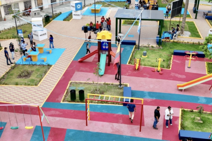 Obras de infraestructura urbana se ejecutan en distintos sectores de Guayaquil con recursos provenientes de la Contribución Especial de Mejoras.