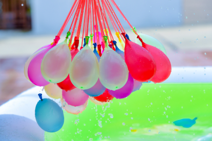 Globos de agua para carnaval en Ecuador.