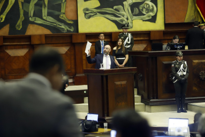 Mario Godoy habló por más de una hora en el Pleno de la Asamblea, tras los cuestionamientos en su contra.