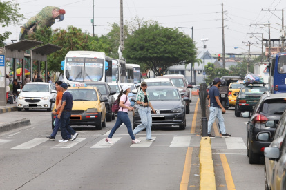 Ciudadanos indicaron haber percibido un olor a caucho quemado en diversas zonas de Guayaquil.
