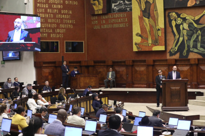 Mario Godoy en la Asamblea durante su comparecencia por los señalamientos en su contra.