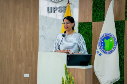 La ministra de Educación, Gilda Alcívar, calificó como “gravísimo” el hallazgo de raciones escolares abandonadas en Ventanas.