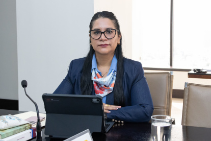 Magaly Ruiz, vocal del Consejo de la Judicatura, expresó respaldo institucional al juez Carlos Serrano en medio de la crisis judicial.