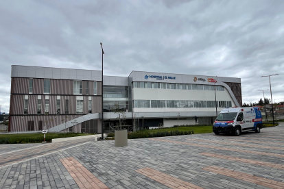 El alcalde de Cuenca, Cristian Zamora criticó un informe borrador de la Contraloría General del Estado sobre los contratos de hospitales municipales.