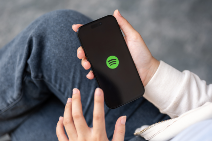 Spotify responde a las acusaciones de Café Tacuba y Rubén Albarrán, negando vínculos con el financiamiento de conflictos armados.