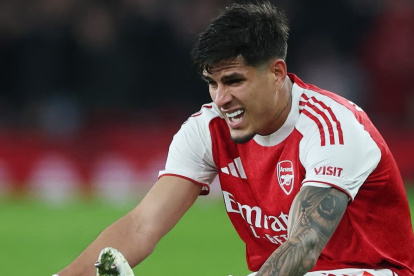 Hincapié fue sustituido al minuto 57 durante el empate sin goles ante Liverpool, el jueves 8 de enero de 2026.