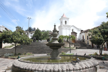 La Plaza San Blas cuenta con más de cuatrocientos años de historia.