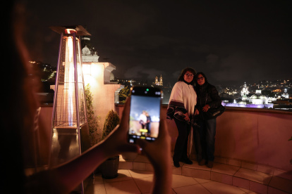 La vista nocturna del Centro Histórico y la variedad de restaurantes se convierten en un nuevo atractivo turístico.