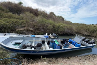 Cuatro de estas embarcaciones fueron incautadas por la Armada Nacional en el golfo de Guayaquil.