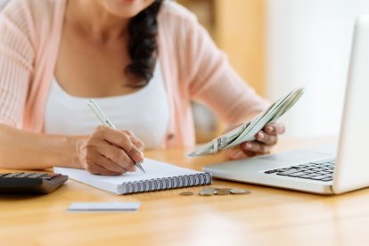 Especialistas advierten que planificar ingresos, diferenciar gastos e inversión y revisar deudas permite enfrentar 2026 con mayor estabilidad