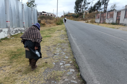 En este sector del sur de Ambato, los ocho sujetos ingresaron violentamente a una vivienda y asesinaron a un hombre y a su hijo, de apenas 14 años.