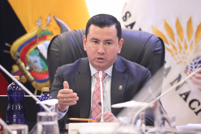 El presidente de la Comisión de Fiscalización, el oficialista Ferdinan Álvarez.