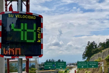 El Municipio colocó seis nuevos radares educativos en las  av. Simón Bolívar y Ruta Viva.