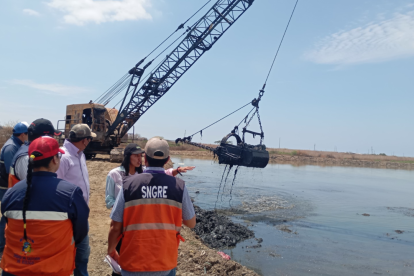 Las lagunas de oxidación del cantón tienen persistentes malos olores, la acumulación de sedimentos y el riesgo de desbordamiento de aguas residuales.