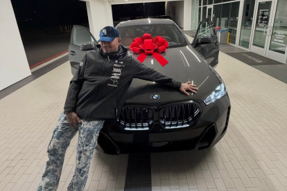 Así presentó su BMW, símbolo de su esfuerzo y trabajo duro.