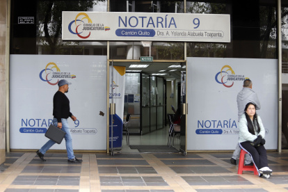 Sistema. Los notarios son funcionarios auxiliares del sistema judicial.