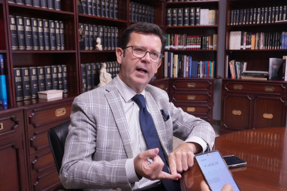 Es vocero de CVialco, la firma que desde el 2019 tiene la delegación para rehabilitar y mantener la vía Chongón-Santa Elena-Progreso-Playas.