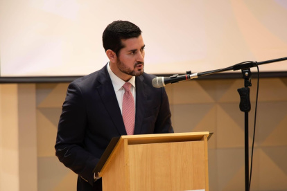 Bernardo Cordovez, presidente del IESS, advirtió sobre el uso indebido de su nombre para pedir dinero.