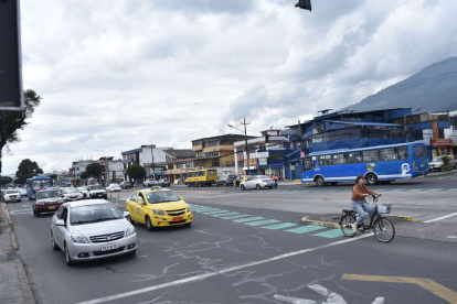 La restricción del Pico y placa rige en dos horarios en Quito.