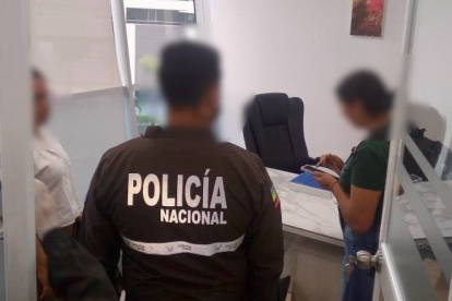 La Fiscalía y la Policía ejecutaron un allanamiento en una empresa vinculada a uno de los sospechosos dentro del caso Apagón.