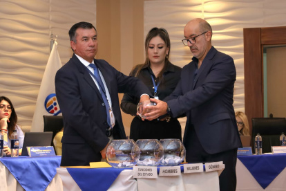 Los nombres de los comisionados fueron sorteados.