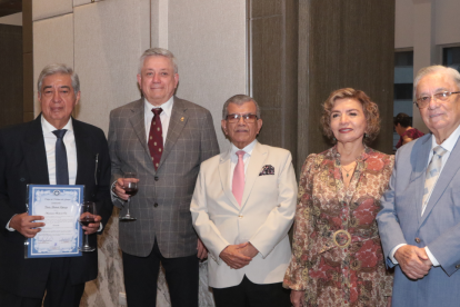 Carlos Andrade, Jorge Carvajal, Jaime Orellana, Inés Reyes y Ricardo Ortiz.