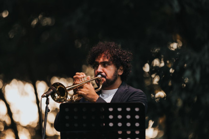 En marzo de 2011, el trompetista Paúl Sánchez recibió la prestigiosa Beca Presidencial del Berklee College of Music.