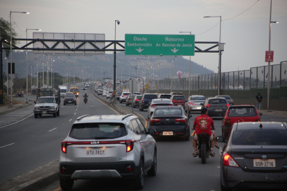 Los conductores denuncian que por esta zona se ha vuelto común el paso de vehículos pesados.