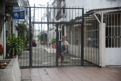 En la mayoría de peatonales de Sauces 2 se han implementado cerramientos desde hace varios meses para contrarrestar la ola de inseguridad y brindar tranquilidad a los habitantes del sector.