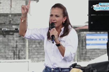 Captura de video del discurso de la prefecta Marcela Aguiñaga.