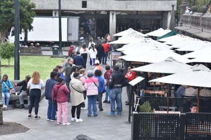 1. Presidencia. Los propietarios de los locales de los bajos de Carondelet llevan dos años con sus negocios cerrados. Esperan una respuesta sobre su solicitud la próxima semana.