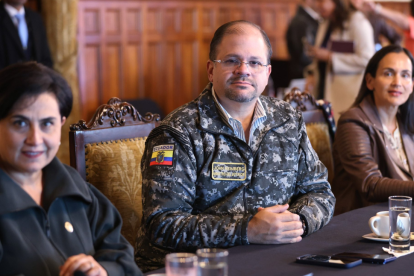 El ministro el Interior, John Reimberg, durante la reunión del Gabinete  con el presidente Daniel Noboa.