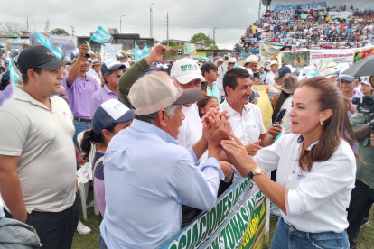 Arribo de la prefecta Aguiñaga al estado Los Daulis