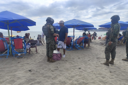 Las Fuerzas Armadas del Ecuador han intensificado su presencia en diversos sectores costeros del país.