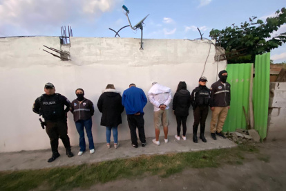 Operativo policial en Tumbaco: detienen a cuatro personas por extorsión a comerciantes.