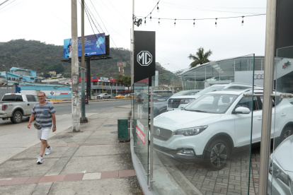 Una de las concesionarias, en Guayaquil, que vende carros de origen de Europa.