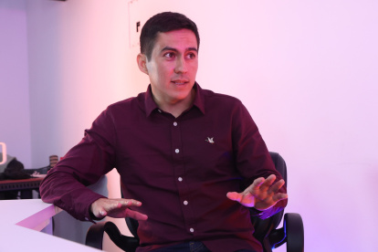 Bruno Dedé, concejal del cantón La Libertad, denunció la venta de 93 hectáreas a Jenny Ramírez Palma.