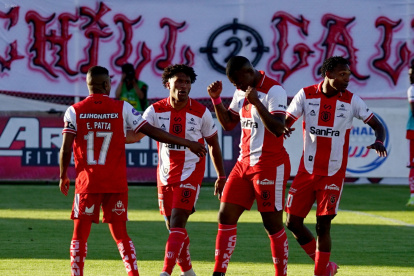 Tras el descenso administrativo de El Nacional, la Federación Ecuatoriana de Fútbol determinó que Técnico Universitario se mantenga en la Serie A para este año.