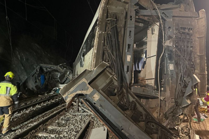 Dos trenes se descarrilaron en España cobrando varias víctimas.