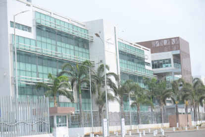Vista de la fachada del Hospital Guasmo Sur.