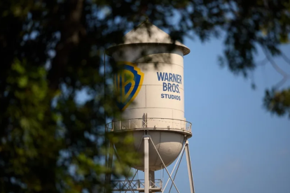 Netflix mejoró su oferta para la compra de Warner, ahora será en efectivo.