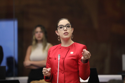 La asambleísta Camila León es del movimiento oficialista ADN.