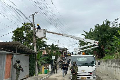 Miembros de las Fuerzas Armadas ejecutaron operaciones de seguridad en distintos puntos de Manabí.