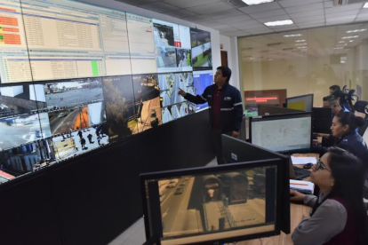 En el Itchimbía, en el Centro de Operaciones de Emergencia de Quito, se instaló el Centro de Comando o C5 de la capital, aún en desarrollo.