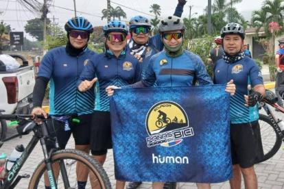 Algunos de los integrantes de Panas en Bici en la celebración de sus seis años de aniversario.