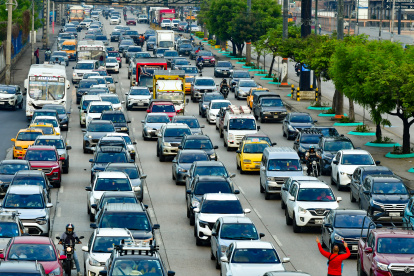 Durante su enlace radial, el alcalde Aquiles Álvarez aseguró que proyecta inaugurar la obra entre noviembre y diciembre de 2026.