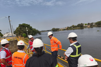 En el informe emitido en diciembre pasado, la Defensoría del Pueblo advierte que la contaminación del río Daule no puede analizarse de forma aislada, ya que existen fuentes aguas arriba sin control sostenido.