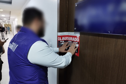 Personal de la Agencia de Aseguramiento de la Calidad de los Servicios de Salud y Medicina Prepagada clausuró el establecimiento ubicado en el norte de Guayaquil.