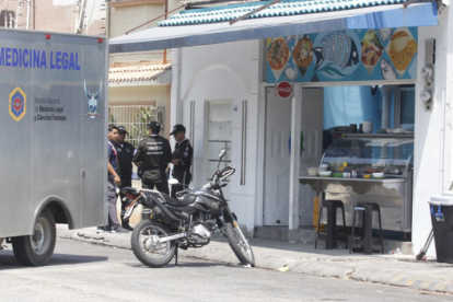 La propia policía no se salva de la violencia en Ecuador.