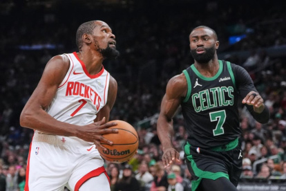 Kevin Durant fue figura ante los Celtics en la victoria de los Rockets de Houston.